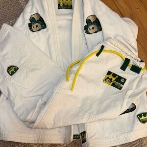 White Inverted Gear Jiu Jitsu Gi A2H - only worn a few times